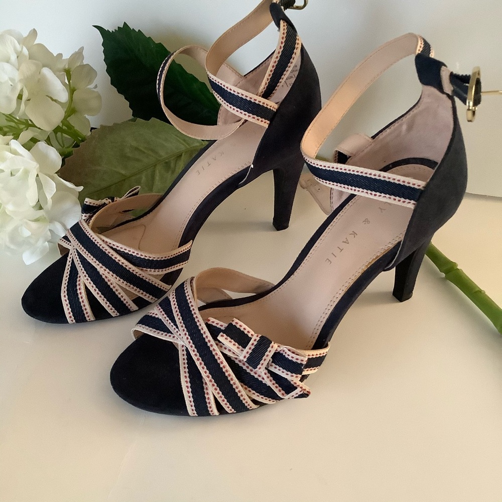 Kellyl& Katie sandals size 7 🌸